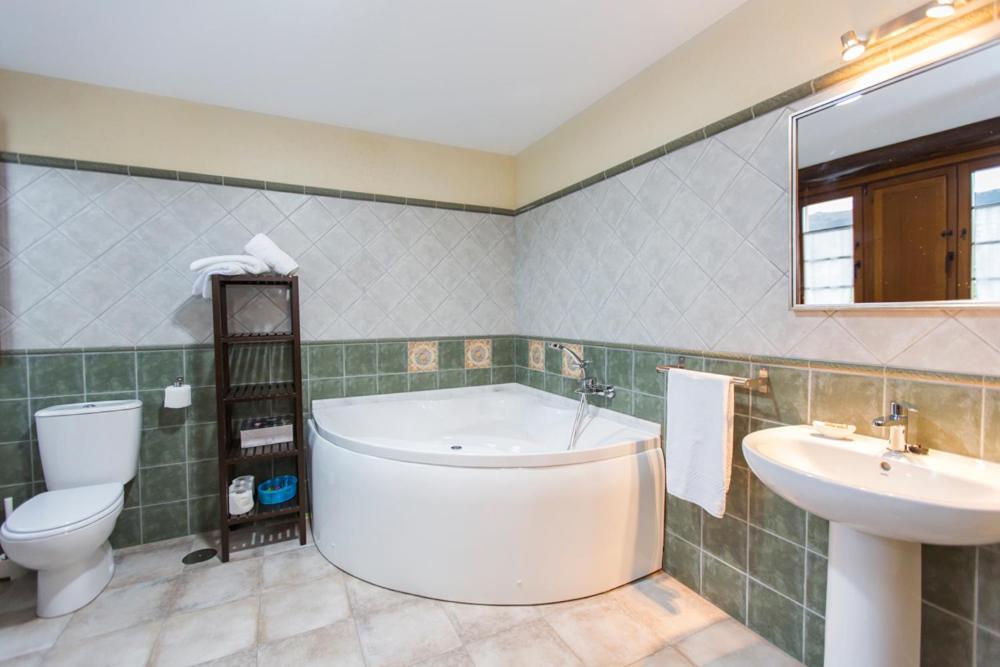 Apartamentos Casa Mateo Navia Ngoại thất bức ảnh